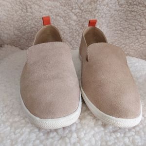Dolce Vita Taupe Skyler Slip-on Sneaker Suede, size 7.